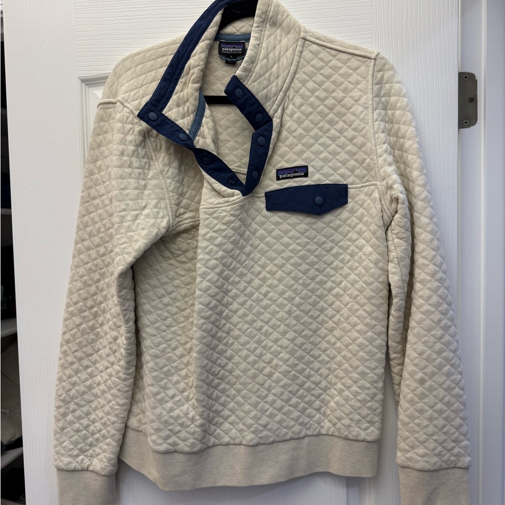 Patagonia Women’s Cream Quilted Snap-Placket Pullover with Navy Trim